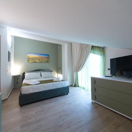 Slow Chic Apartment Beb Policlinico Mesina Exterior foto