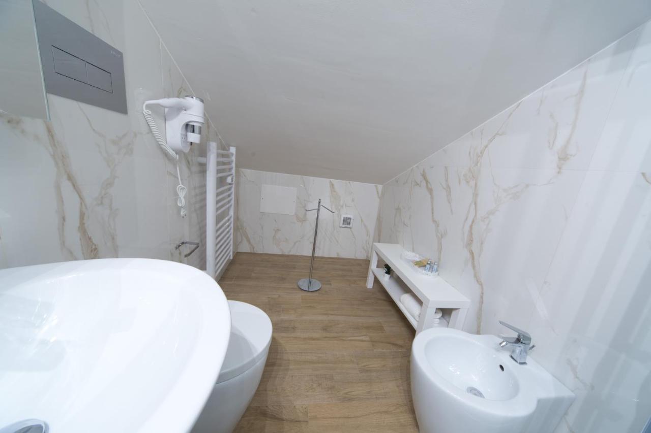 Slow Chic Apartment Beb Policlinico Mesina Exterior foto