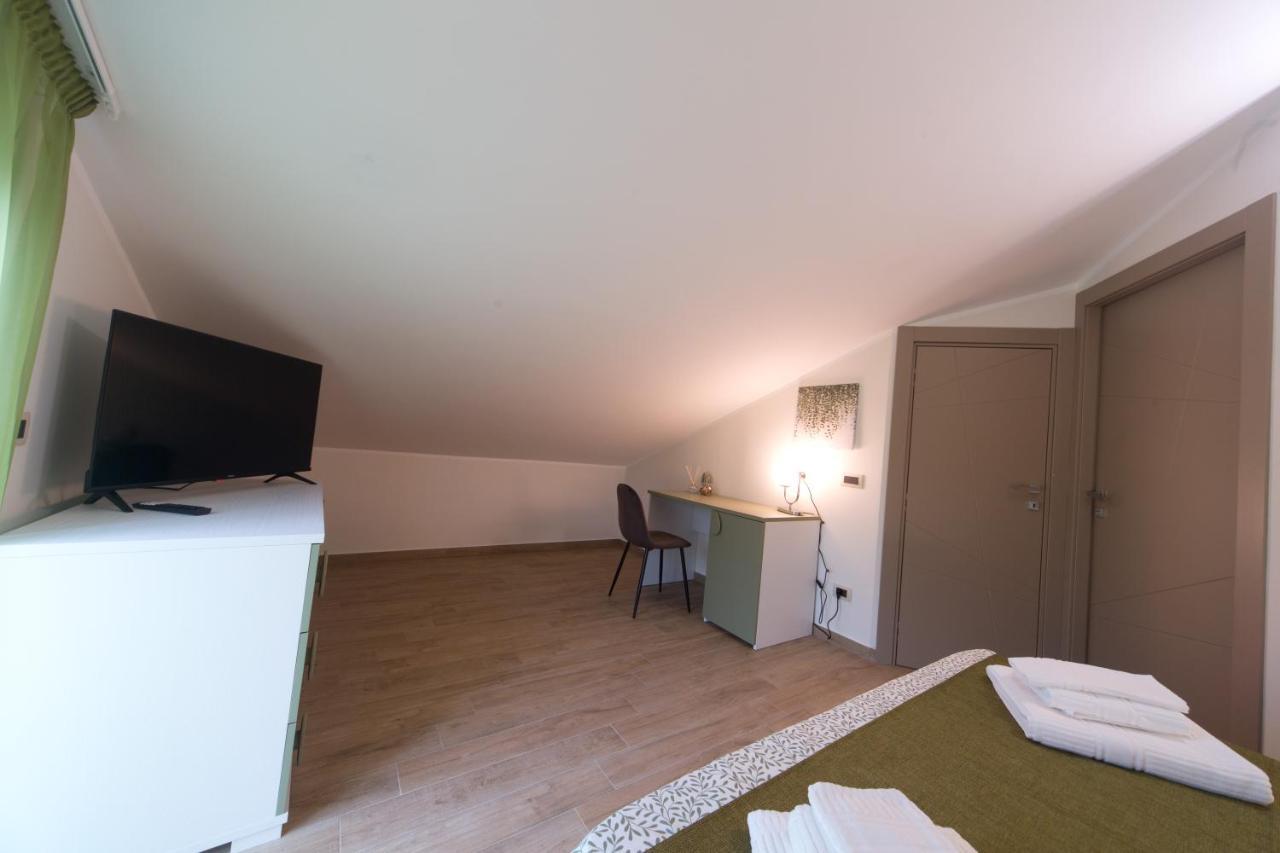Slow Chic Apartment Beb Policlinico Mesina Exterior foto
