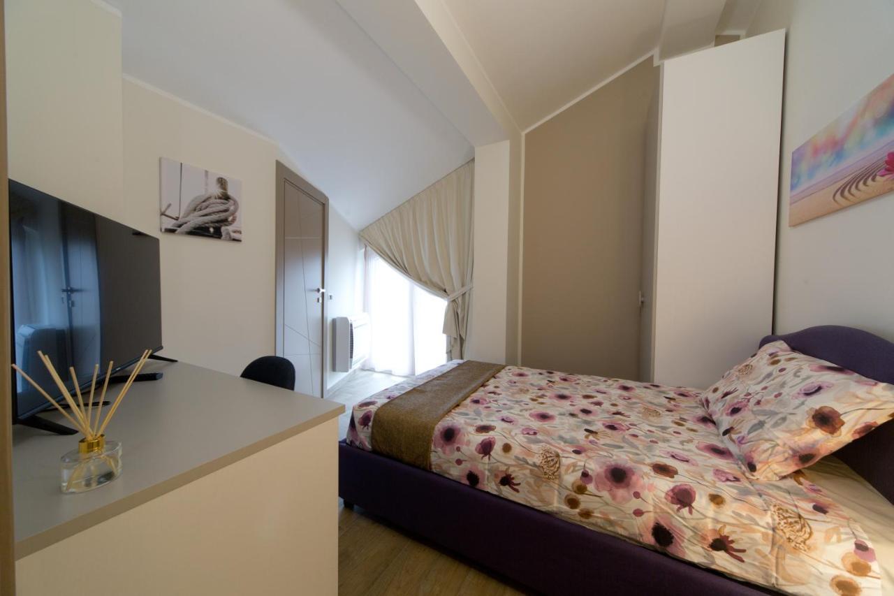 Slow Chic Apartment Beb Policlinico Mesina Exterior foto
