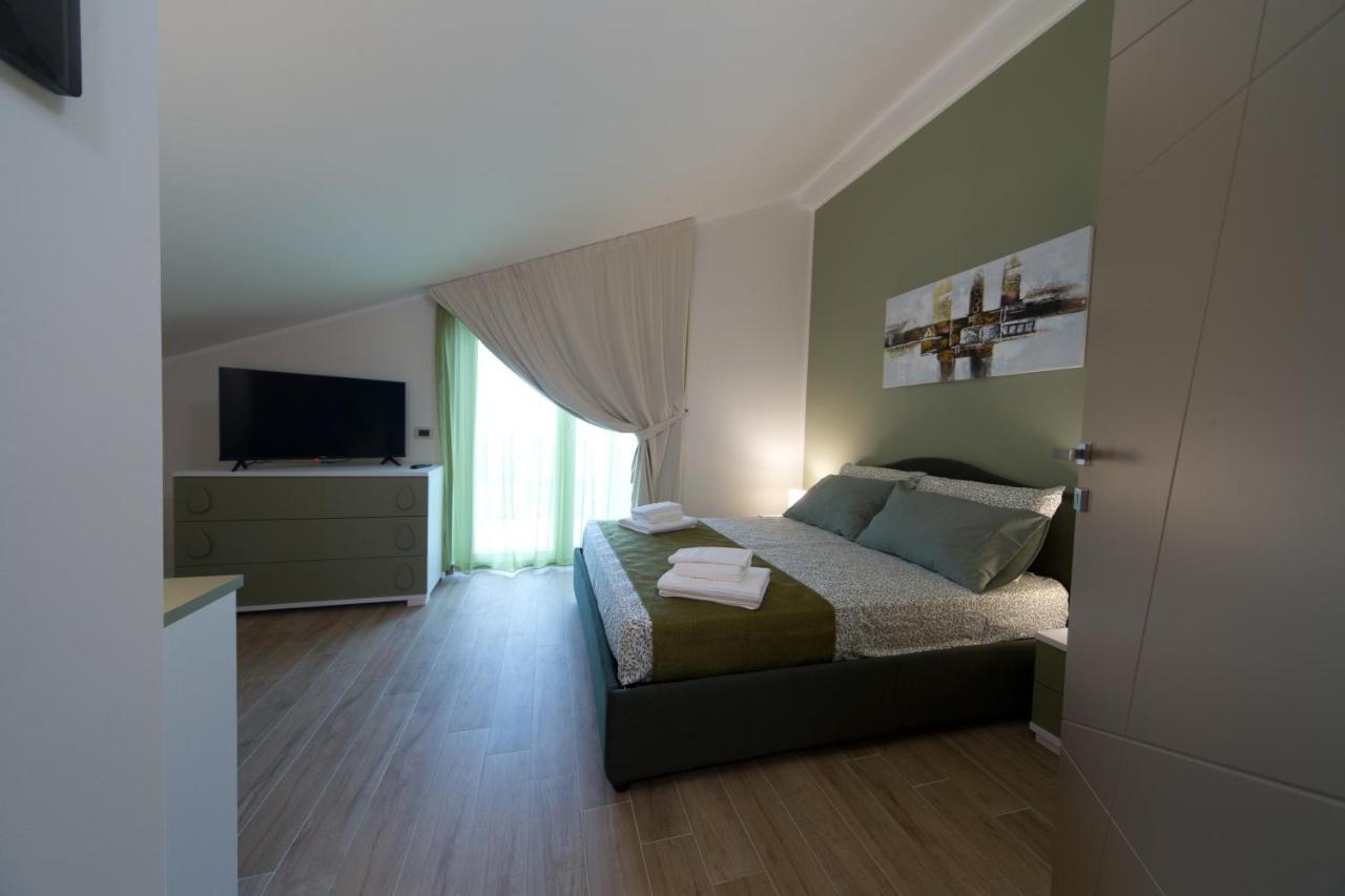 Slow Chic Apartment Beb Policlinico Mesina Exterior foto
