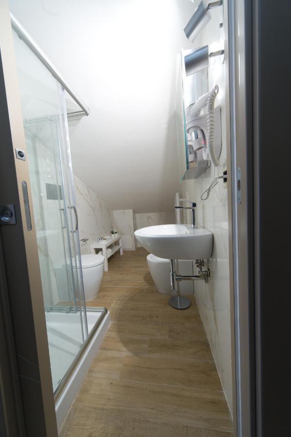 Slow Chic Apartment Beb Policlinico Mesina Exterior foto