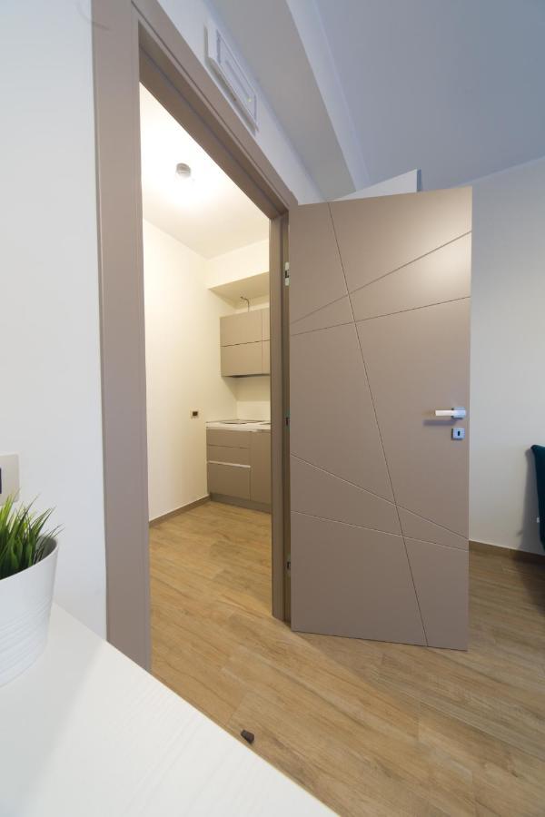 Slow Chic Apartment Beb Policlinico Mesina Exterior foto