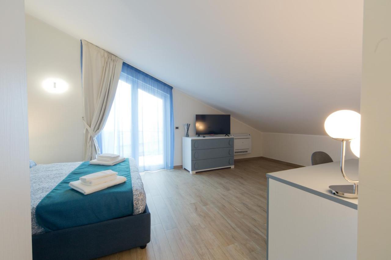 Slow Chic Apartment Beb Policlinico Mesina Exterior foto
